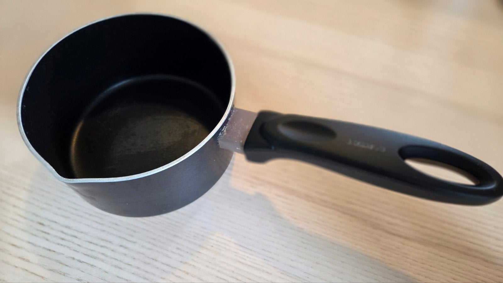 Brabantia sauspan 14 cm zwart, inductie, gebruikerssporen, Ophalen, Gebruikt, Kookpan, Antiaanbaklaag