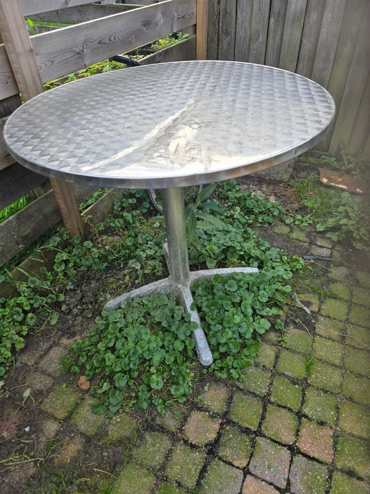 Gezellig tuinsetje: rotan stoel en aluminium tafel, Ophalen, Gebruikt, Rotan, Tuinset