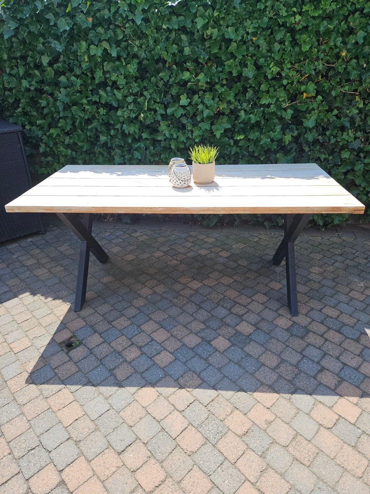 Robuuste tuintafel met houten blad en aluminium onderstel, Ophalen, Gebruikt, Rechthoekig, Hout
