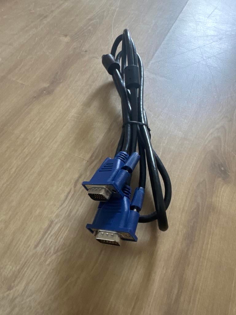 VGA kabel, Computers en Software, Pc- en Netwerkkabels, Ophalen of Verzenden, Gebruikt