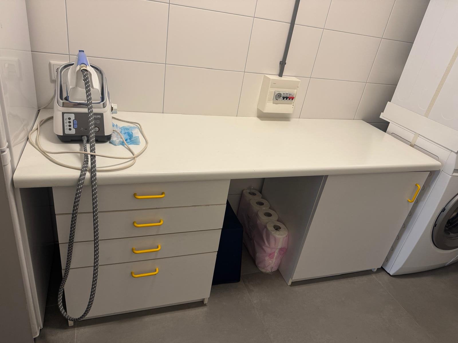 Bureau / commode 180 x 75 x 60 nog in goede staat, Huis en Inrichting, Bureaus, Ophalen, Zo goed als nieuw