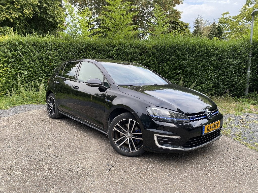 VW Golf GTE 2015 DSG | Leder | Accu Gereviseerd + Garantie, Auto's, Zwart, 4 cilinders, Zwart, 1395 cc