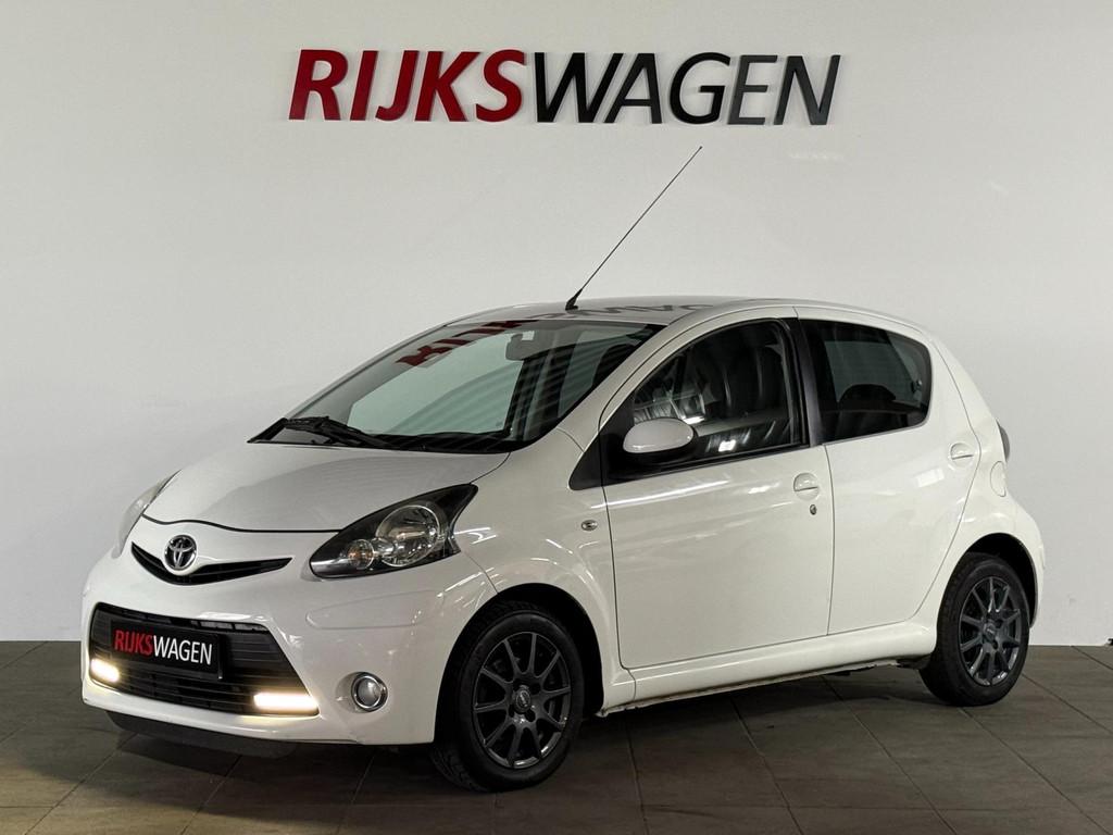 Toyota Aygo 1.0 VVT-i Aspiration Lederstuur/Airco/Bluetooth, Auto's, Voorwielaandrijving, Stof, Gebruikt, Huisgarantie