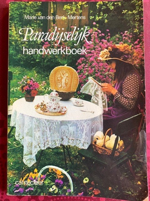 Paradijselijk Handwerkboek zgan (B18), Ophalen of Verzenden, Zo goed als nieuw, Borduren en Naaien