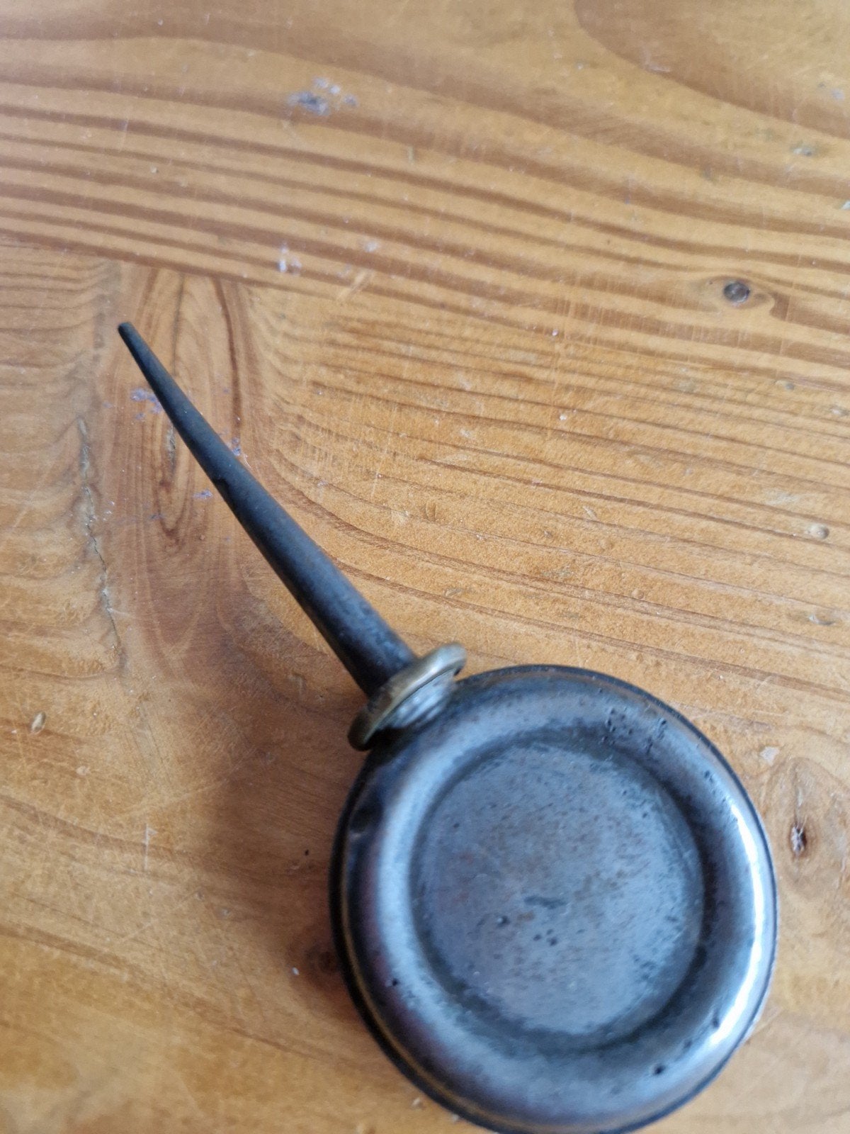 Vintage oliespuitje, Ophalen