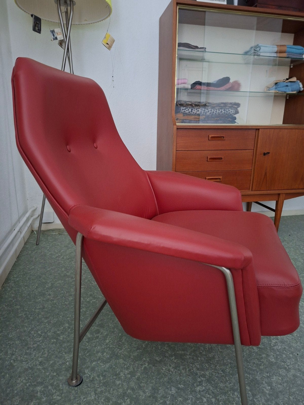 Theo Ruth fauteuil model 162 voor Artifort (1958), Ophalen