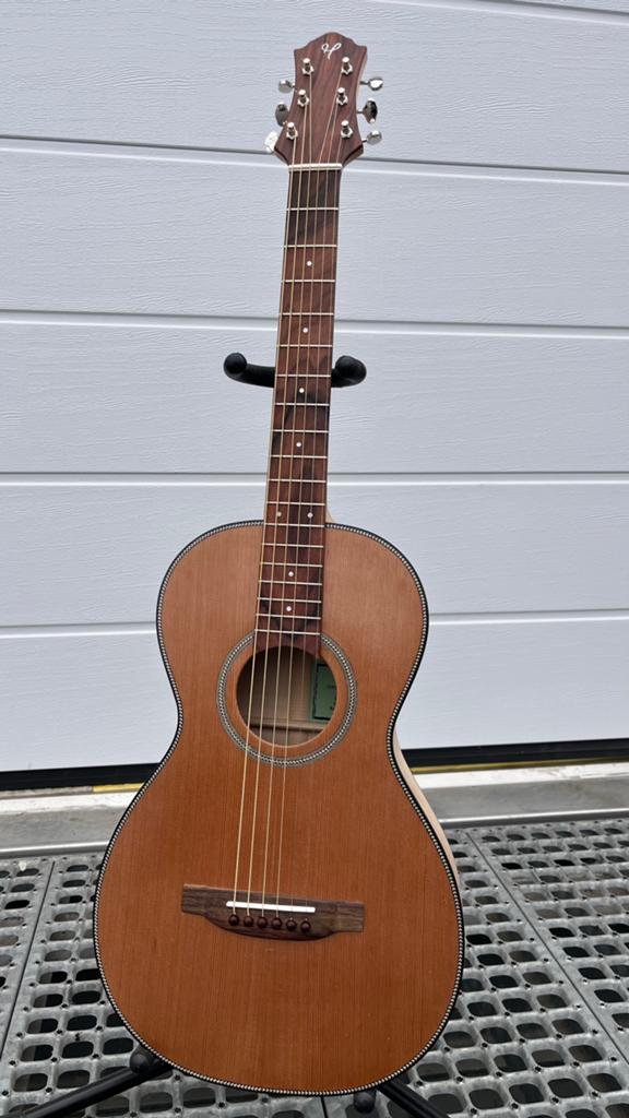 Handgebouwde Parlor gitaar de Hon J004, Muziek en Instrumenten, Snaarinstrumenten | Gitaren | Akoestisch, Ophalen of Verzenden