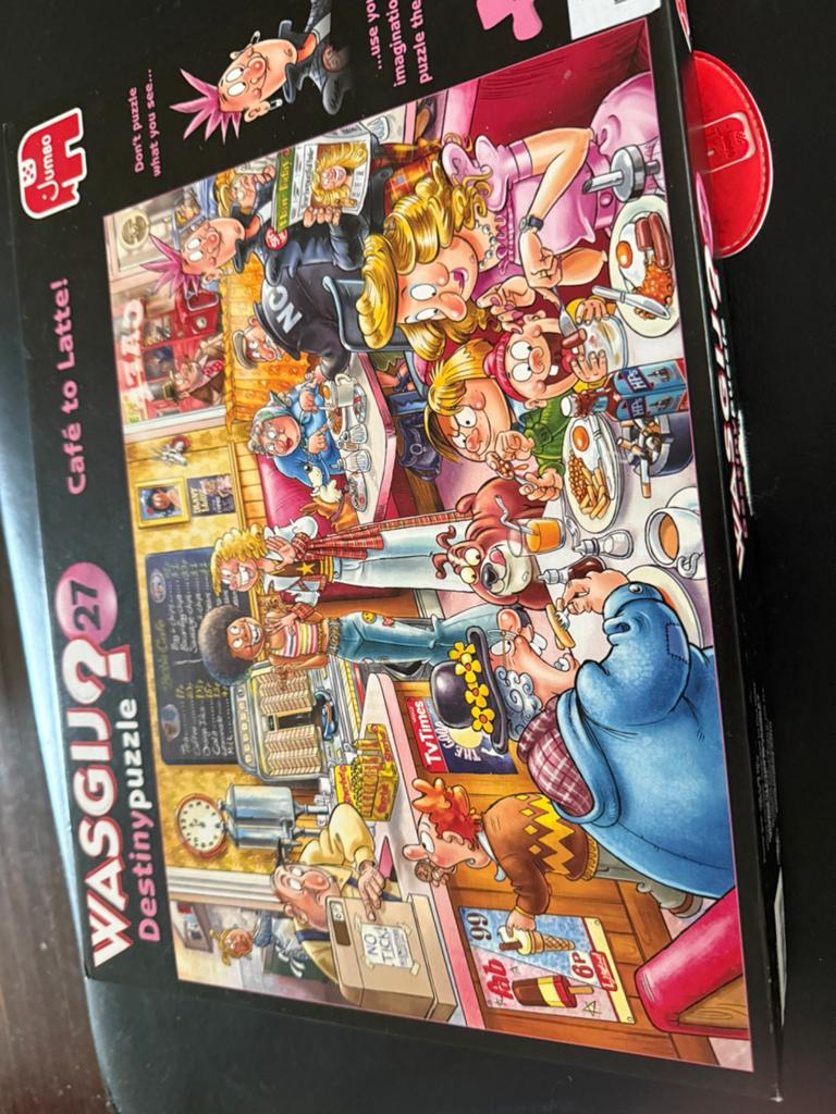 Wasgij Destiny 27: Café to Latte! Legpuzzel (mist stukje), Ophalen of Verzenden, 500 t/m 1500 stukjes, Gebruikt, Legpuzzel