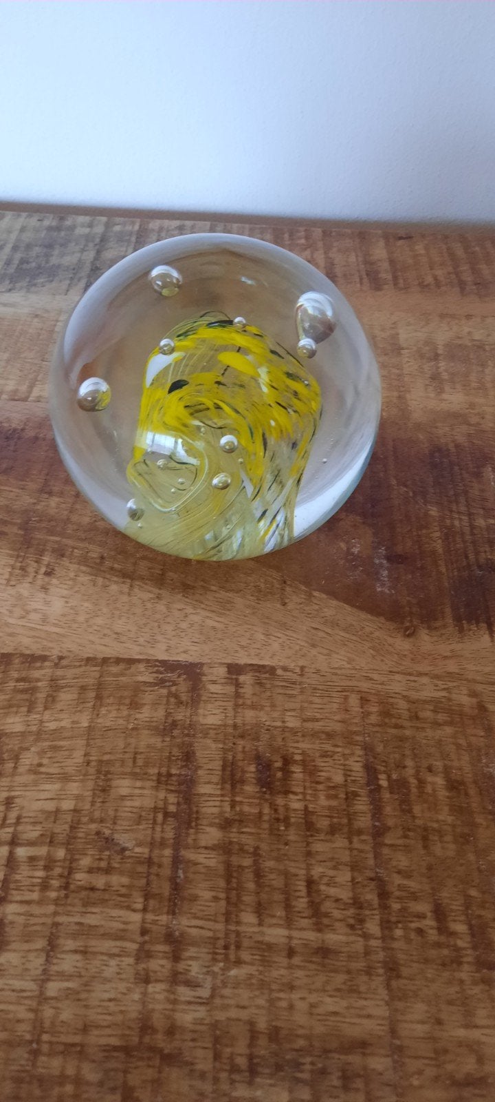 Massieve Gele Glazen Bol met Luchtbellen, Ophalen, Gebruikt, Geel, Glas