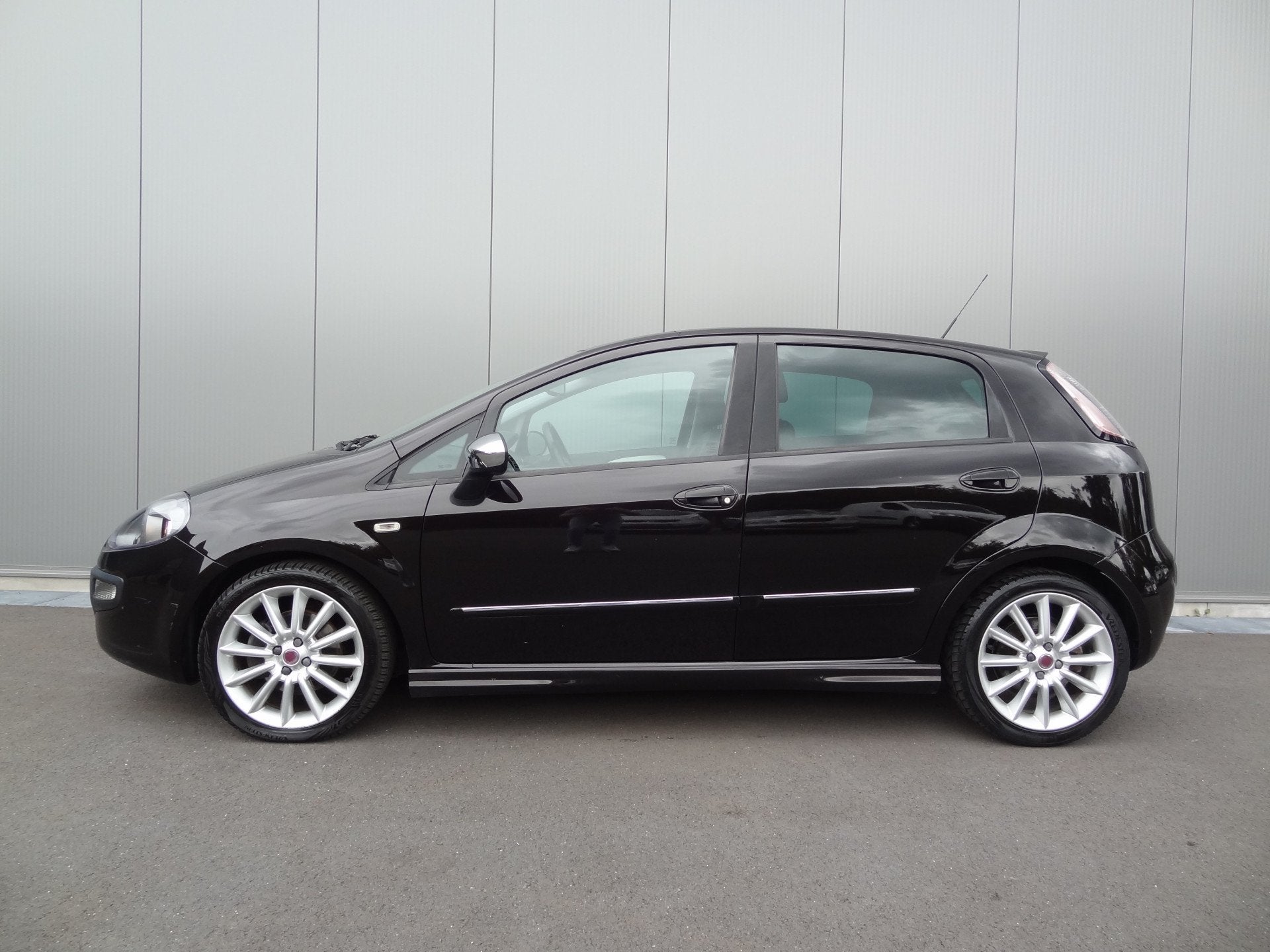 Fiat Punto Evo 1.4-16V | 135 PK | LEDER | STOELV | CLIMATE |, Voorwielaandrijving, Euro 5, 135 pk, Zwart
