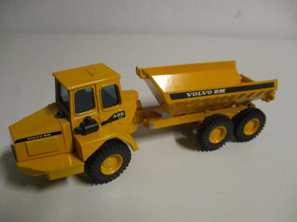 Joal Volvo BM A25 dumper, Hobby en Vrije tijd, Modelauto's | 1:50, Ophalen of Verzenden, Gebruikt, Hijskraan, Tractor of Landbouw