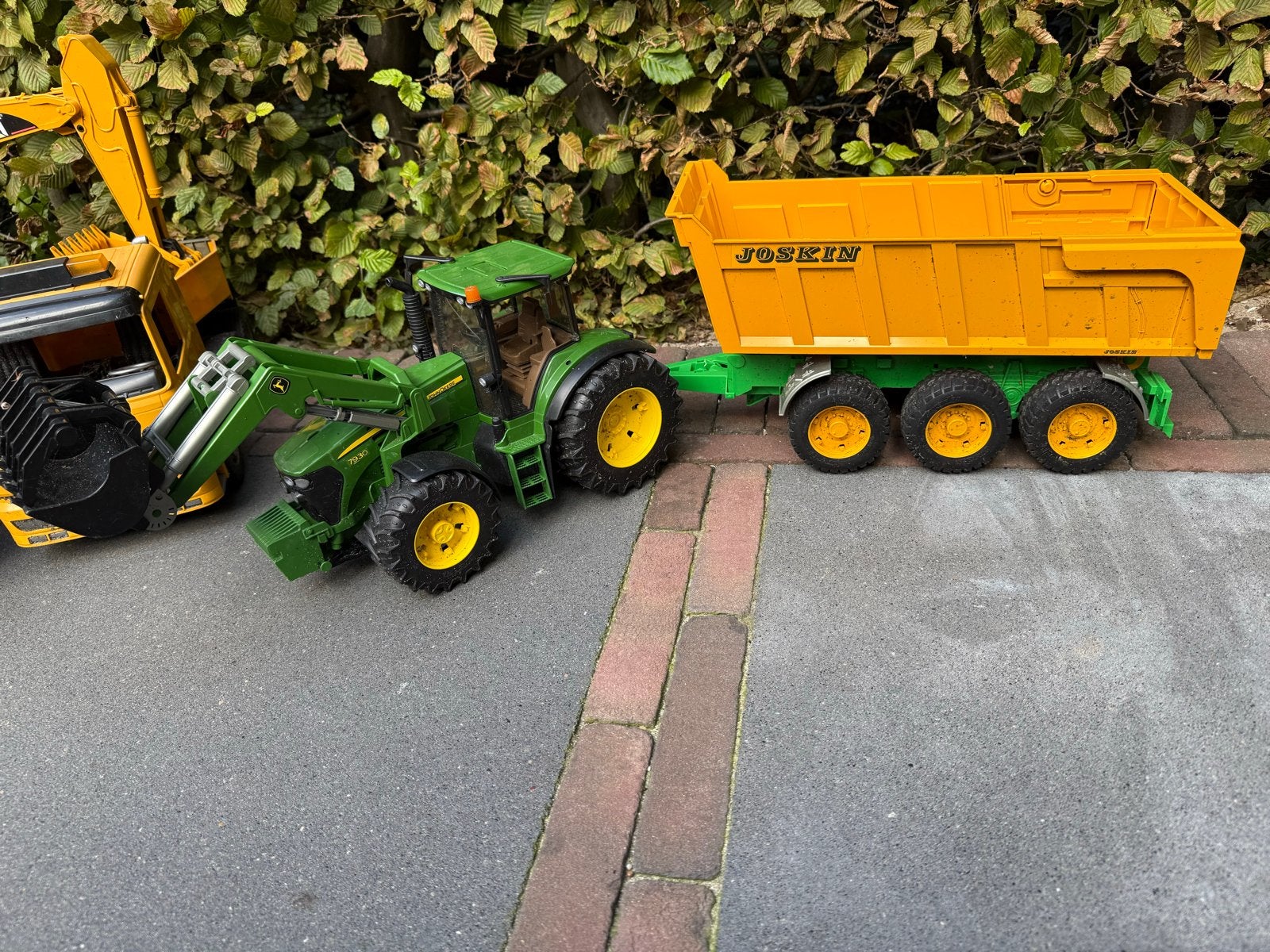 Grote set speelgoedvoertuigen: John Deere, Tonka, CAT, Merce, Ophalen, Gebruikt