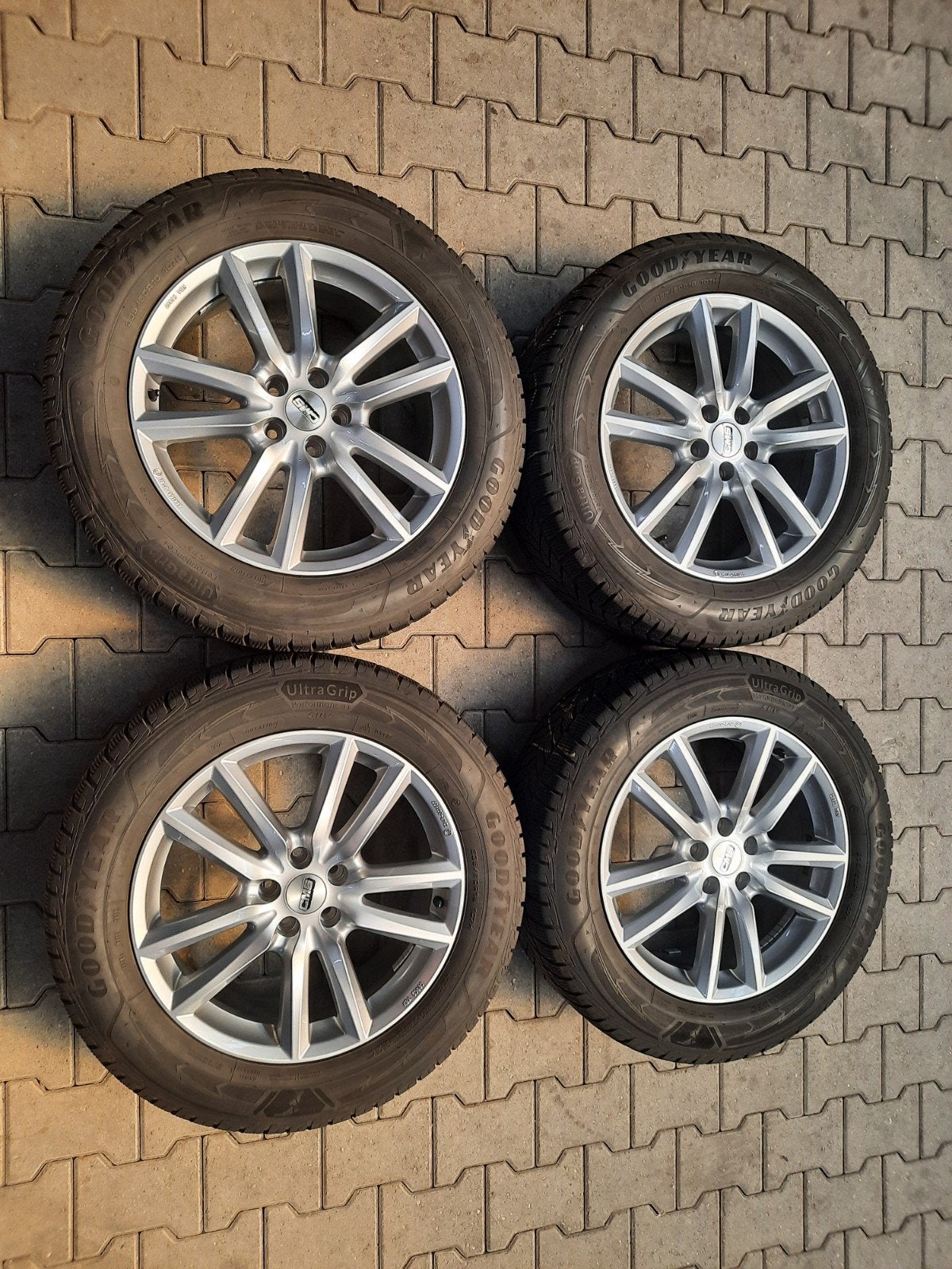 18 inch velgen 5×108 VOLVO XC60 XC40 FORD KUGA WINTERSETJE, Auto-onderdelen, 18 inch, Gebruikt, Banden en Velgen, 235 mm