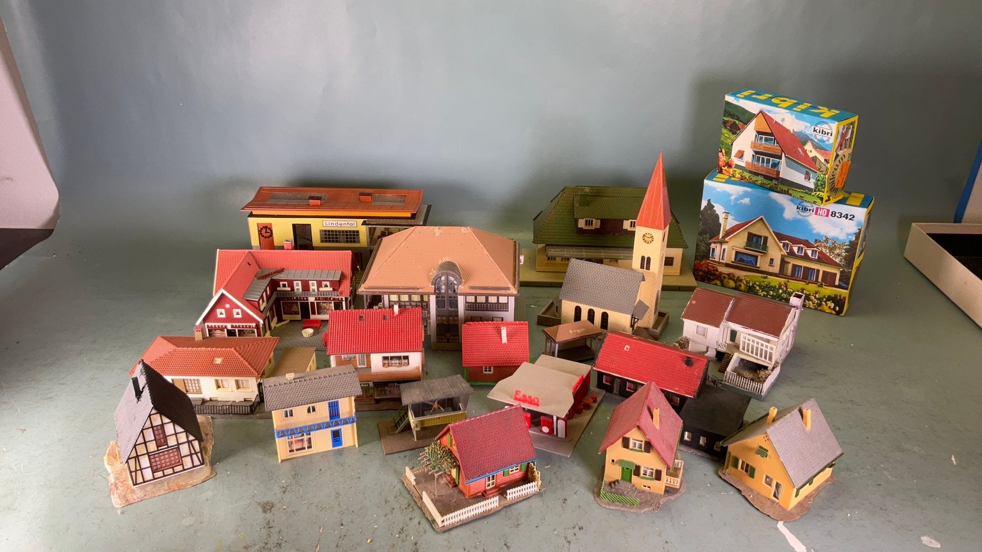 20 stuks Volmer Faller Kibri spoor ho huizen, stations, ect., Hobby en Vrije tijd, Modeltreinen | H0, Ophalen of Verzenden, Gelijkstroom of Wisselstroom