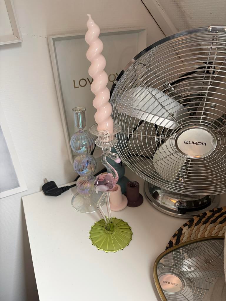 Sissy-Boy Kandelaar met Roze Kaars - Flamingo Design, Huis en Inrichting, Woonaccessoires | Kandelaars en Kaarsen, Overige materialen