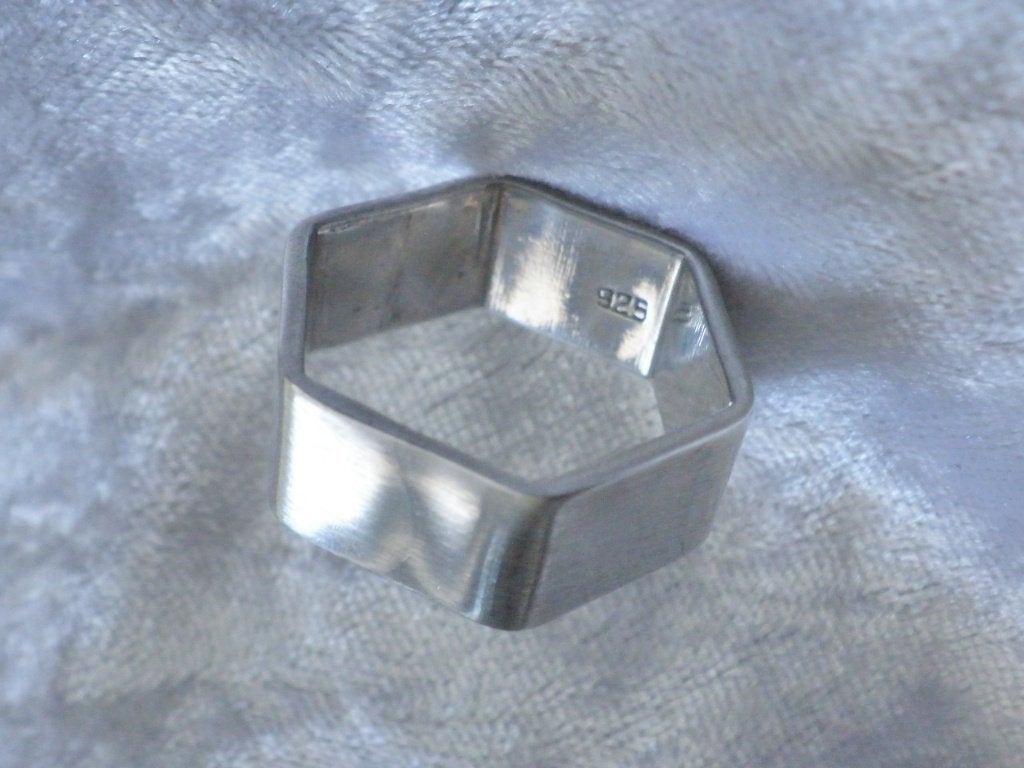 Mooie Brede Stoere 6-kantige Zilver Ring - maat 19,5 - 21,5, Sieraden, Tassen en Uiterlijk, Antieke sieraden, Verzenden, Zilver