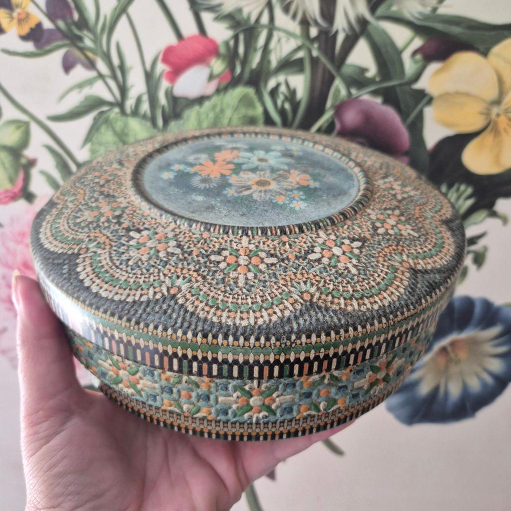 Vintage mozaïek of kraaltjes trommel,  koektrommel, Verzamelen, Blikken, Gebruikt, Koek(jes), Ophalen of Verzenden