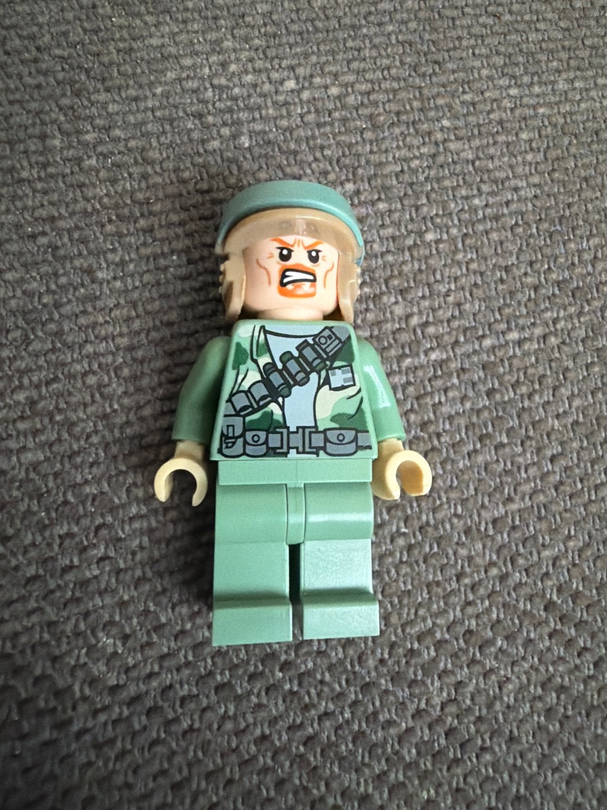 Lego minifiguur soldaat met camouflage en helm, Ophalen of Verzenden, Zo goed als nieuw, Overige merken