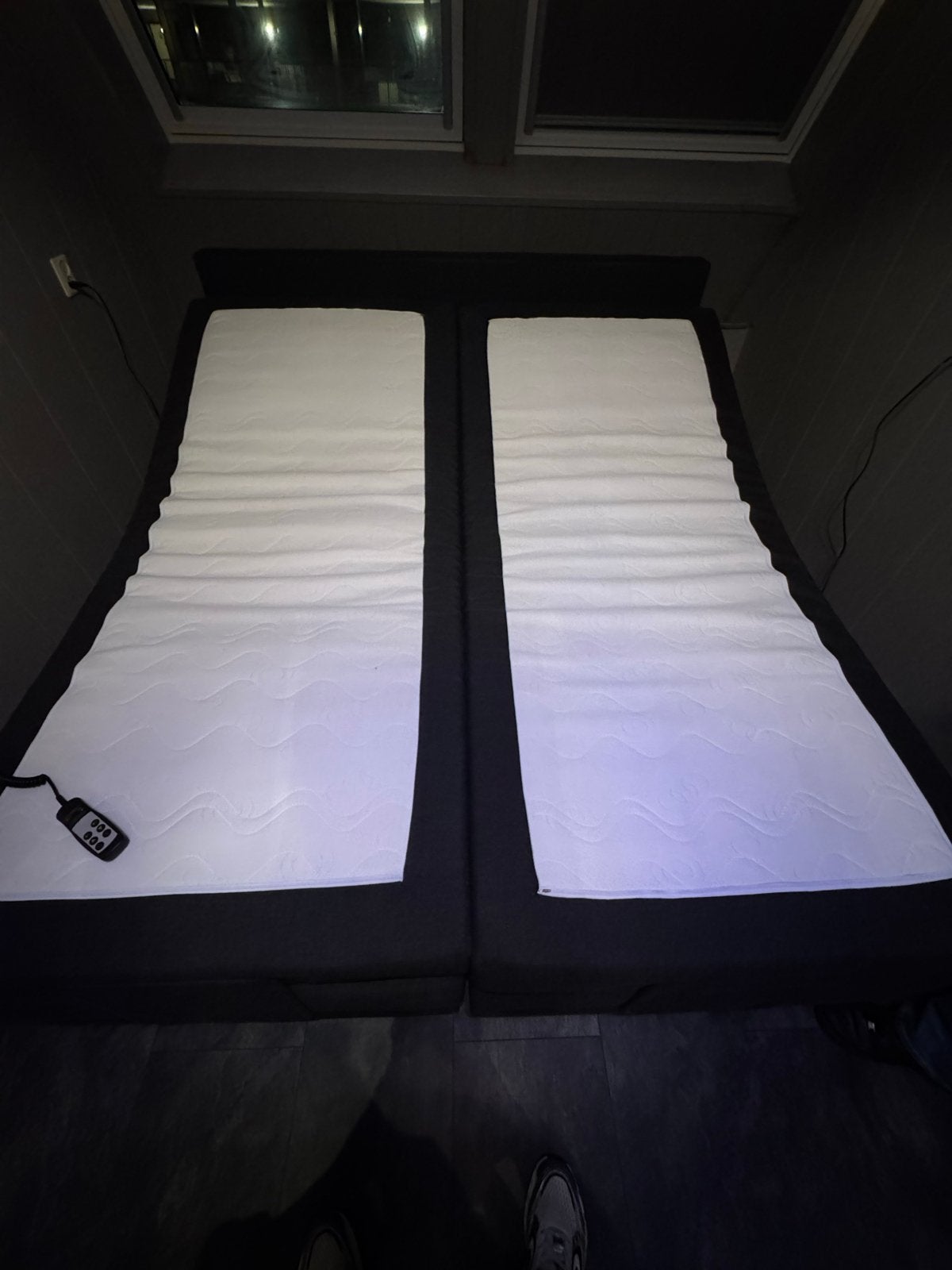 Tweepersoons elektrische boxspring – nieuwstaat 1.80m-2.00m, Huis en Inrichting, Ophalen, Verstelbaar, Zwart, Tweepersoons