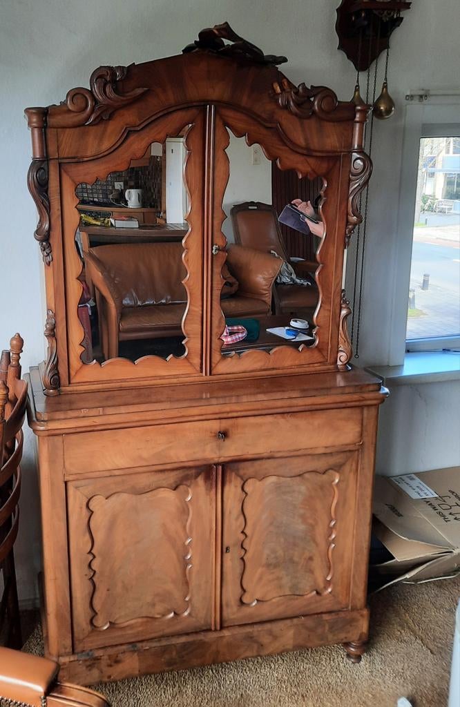 Antieke houten kast met spiegeldeuren, gratis, Antiek en Kunst, Antiek | Meubels | Kasten, Ophalen