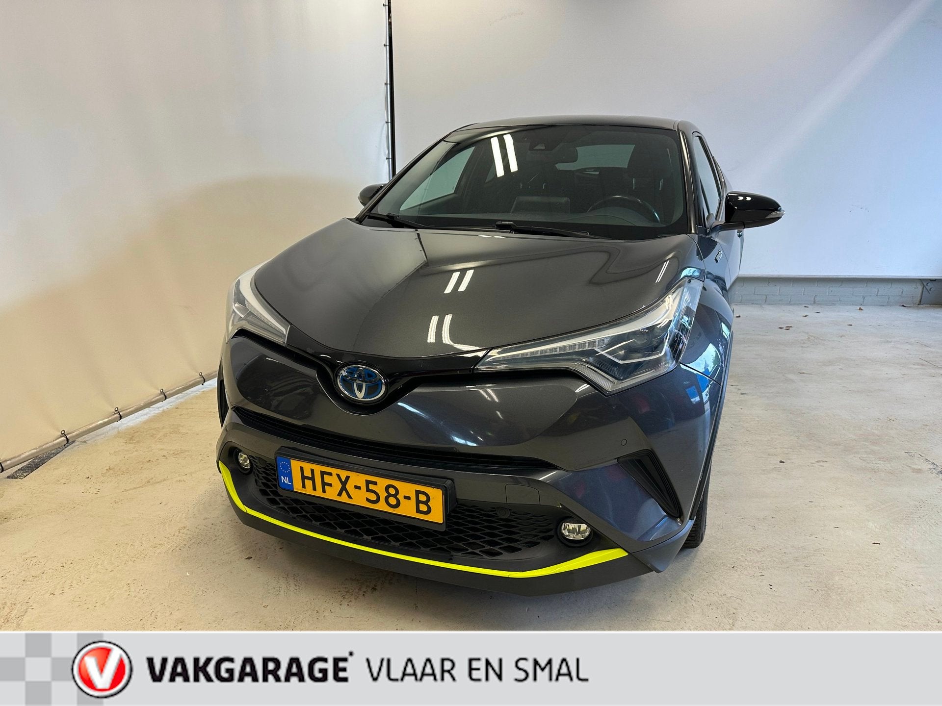 Toyota C-HR 1.8 Hybrid First Edition Leder interiuer -trekha, Auto's, Dealer onderhouden, 4 cilinders, Bedrijf, Hybride Elektrisch/Benzine