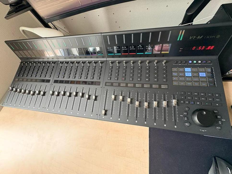 Icon Qcon V1-M en 2x V1-X extenders- ca 4 maanden oud, Muziek en Instrumenten, Mengpanelen, Ophalen, Zo goed als nieuw, 20 kanalen of meer