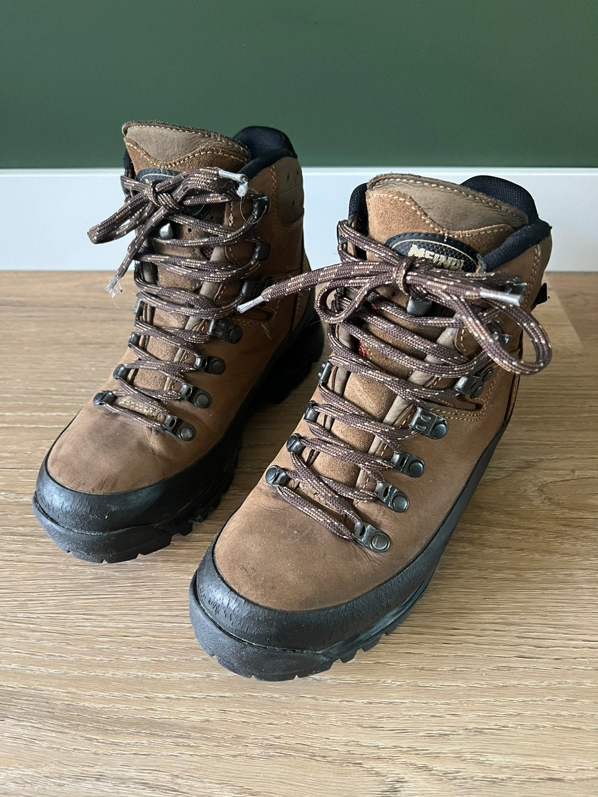 Dames Meindl wandel/berg schoenen maat 38.5, Ophalen, Zo goed als nieuw, Schoenen