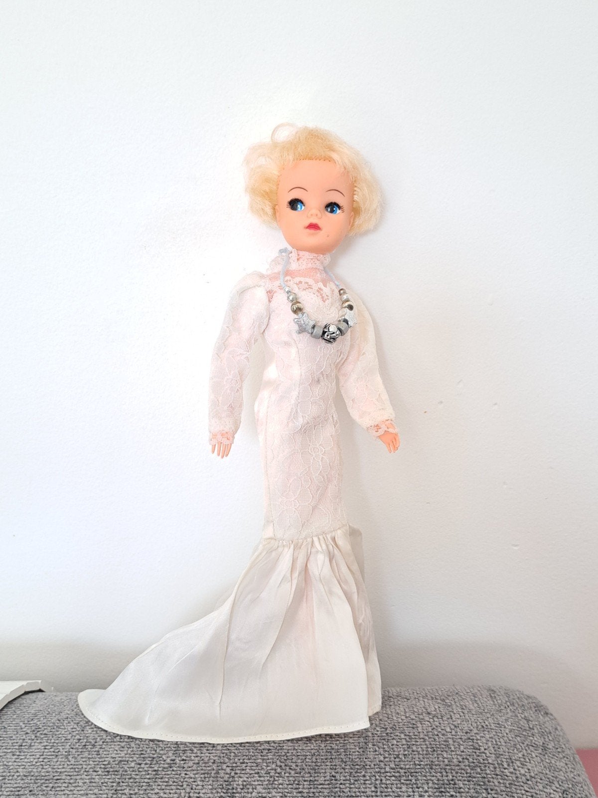 barbie sindy fleur bruidsjurken met accessoires, Ophalen of Verzenden, Gebruikt, Kleertjes