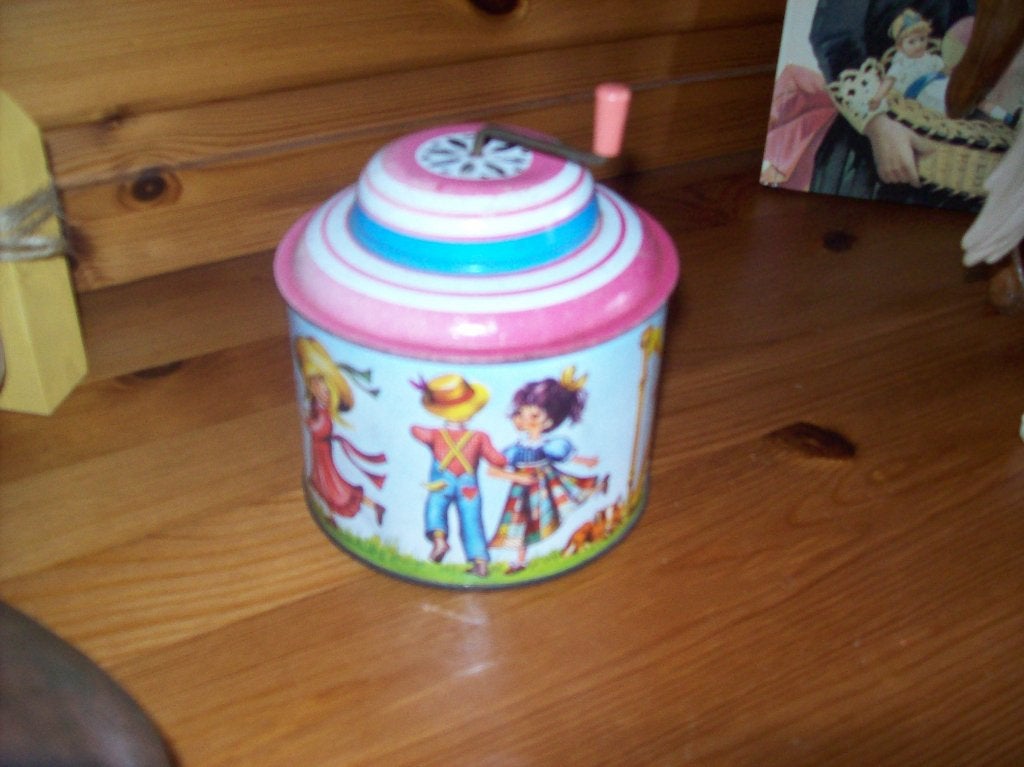 oude blikken muziekdoos (kleur is donkerder) 11hoog, Antiek en Kunst, Ophalen