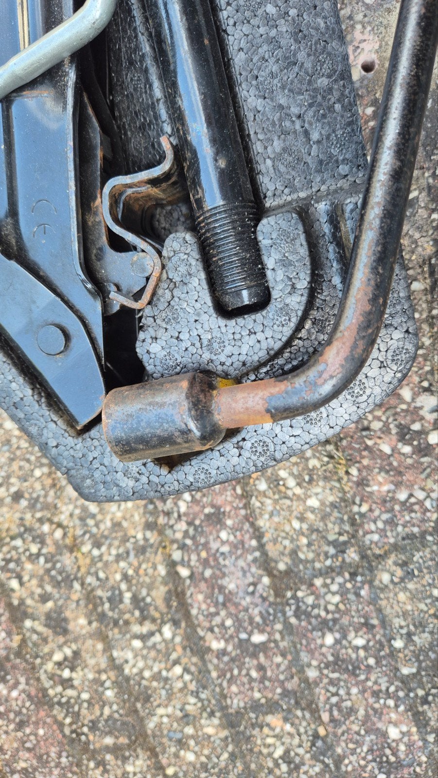 Schaarkrik met wielsleutel - Gebruikt Peugeot 107, Ophalen of Verzenden, Gebruikt, Manueel, Schaarkrik