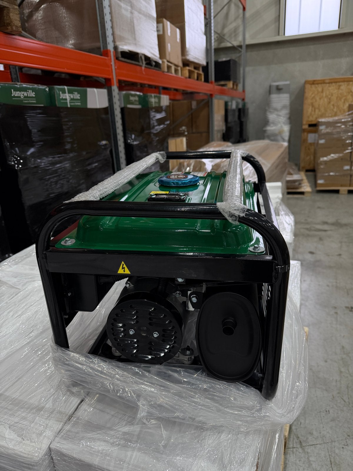 Jungwille JW2800 Benzine Generator - Nieuw in Doos, Doe-het-zelf en Verbouw, Aggregaten, Ophalen of Verzenden, Nieuw, Minder dan 5 kVA