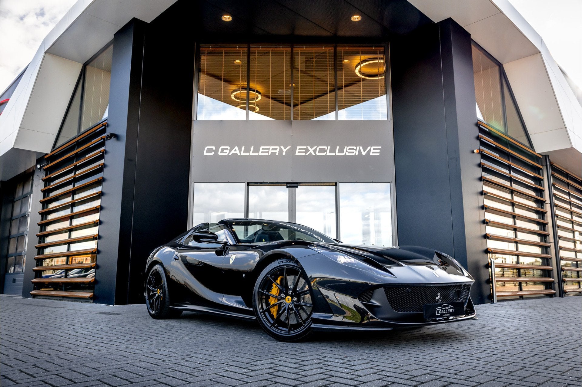 Ferrari 812 GTS 6.5 V12 HELE - Incl BTW | Nero Daytona | Lif, Automaat, Dealer onderhouden, Gebruikt, Zwart