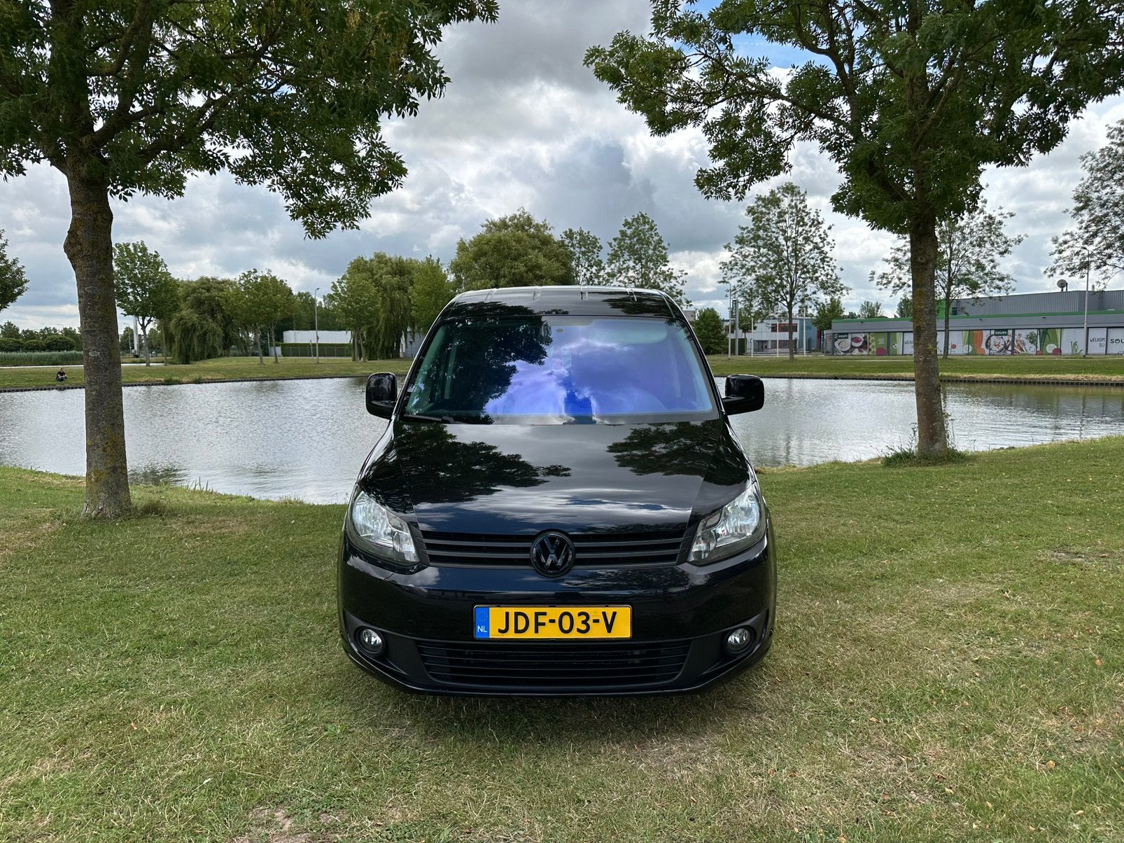 VW Caddy 1.2 TSI 130PK Combi Apple CarPlay 2010 Zwart Uniek!, Auto's, Voorwielaandrijving, Stof, Zwart, Parkeersensor