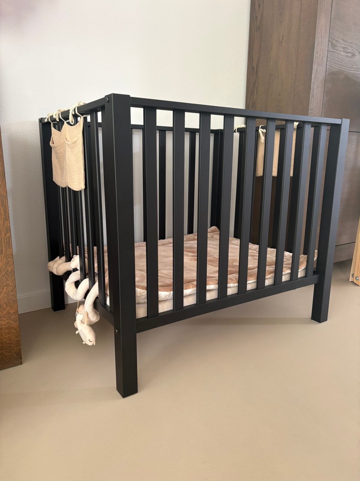 Box zwart incl matras/hoes- (Europe Baby Casper Box), Kinderen en Baby's, Ophalen, Zo goed als nieuw