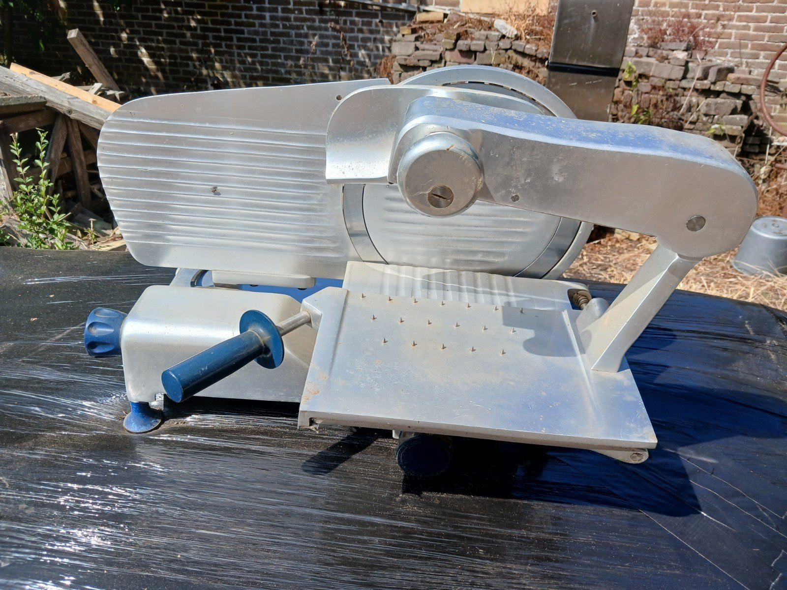 Aangeboden, groot snijapparaat, Huis en Inrichting, Keuken | Keukenbenodigdheden, Snijmachine, Ophalen, Gebruikt