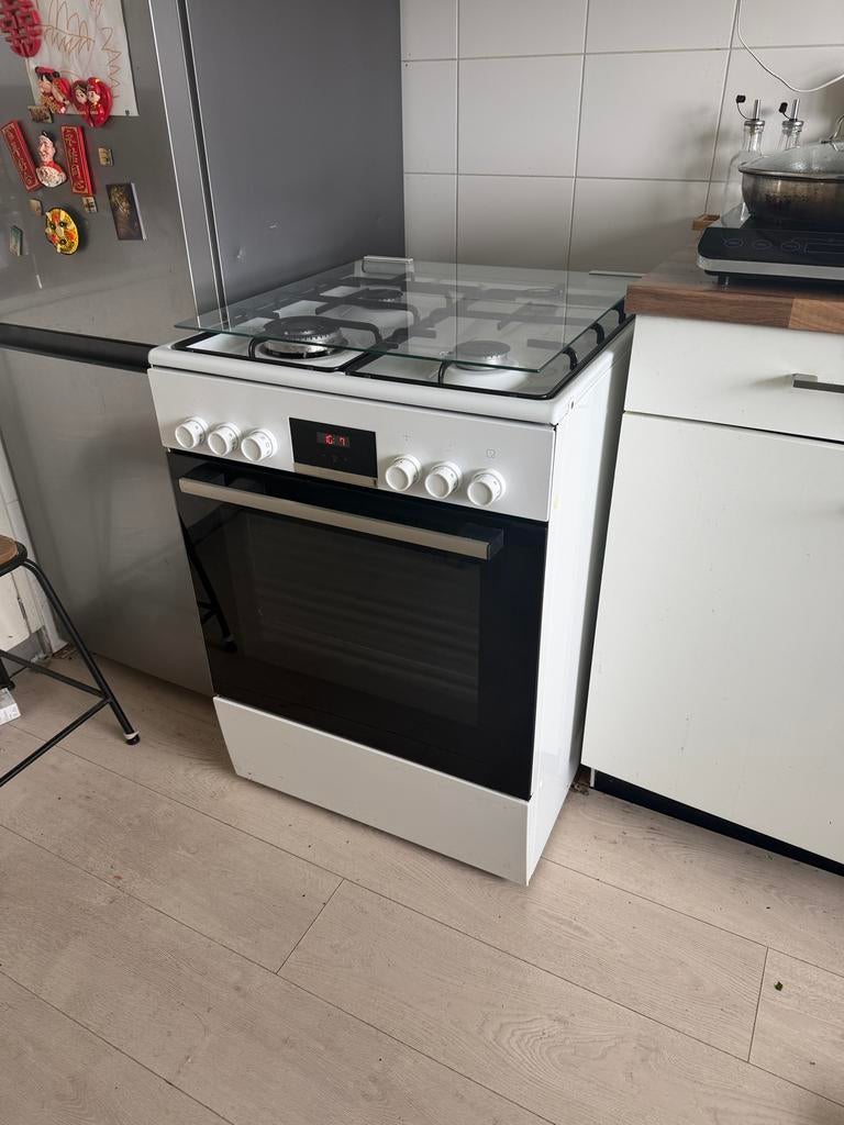 Bosch Vrijstaand Gasfornuis met Oven, Witgoed en Apparatuur, Ophalen, Gebruikt, 4 kookzones, Gas