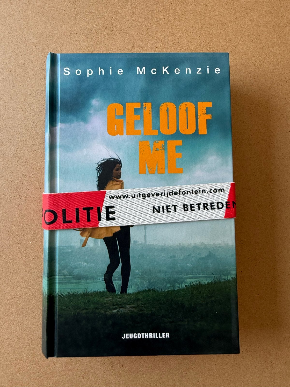 Geloof Me - Sophie McKenzie (Jeugdthriller), Boeken, Ophalen of Verzenden, Zo goed als nieuw, Nederland