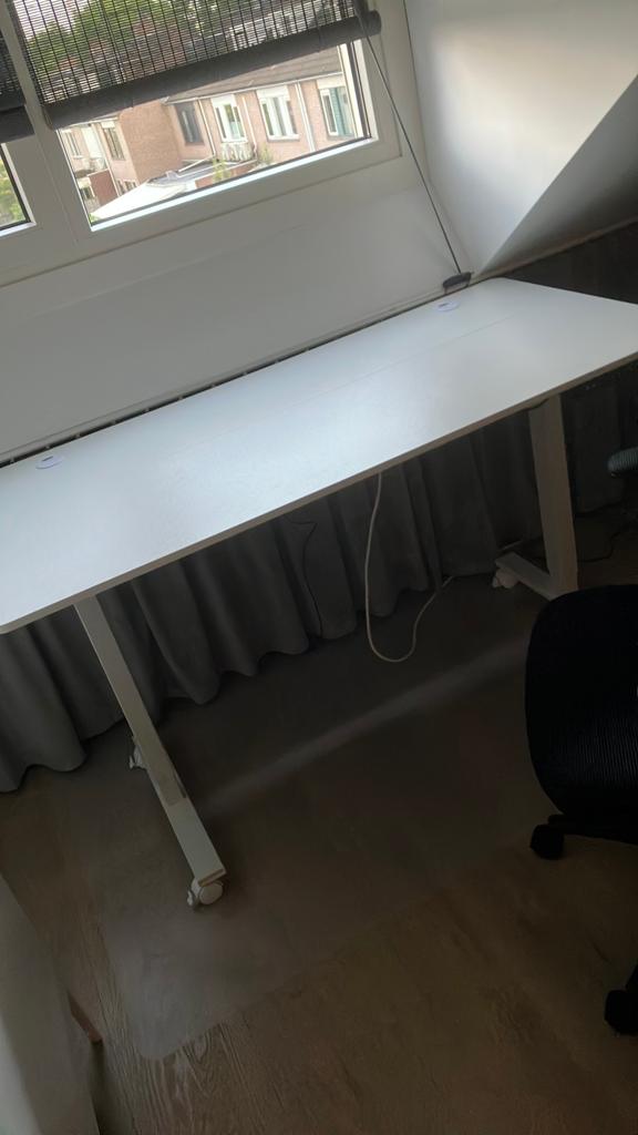 Zit-sta bureau, Ophalen, Zo goed als nieuw