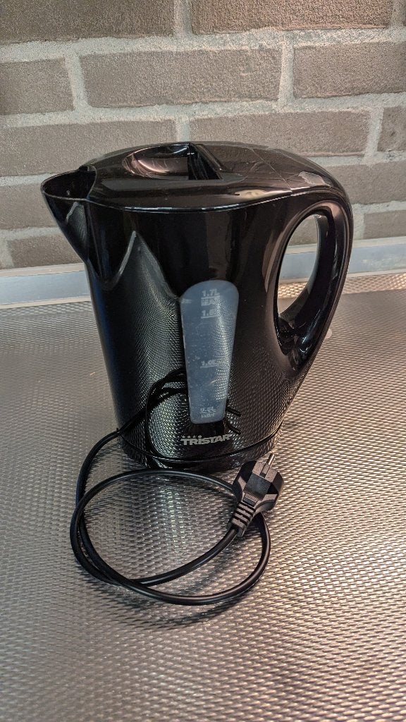 Tristar waterkoker 1850 - 2200W zwart, Witgoed en Apparatuur, 1 tot 2 liter, Ophalen of Verzenden, Zo goed als nieuw
