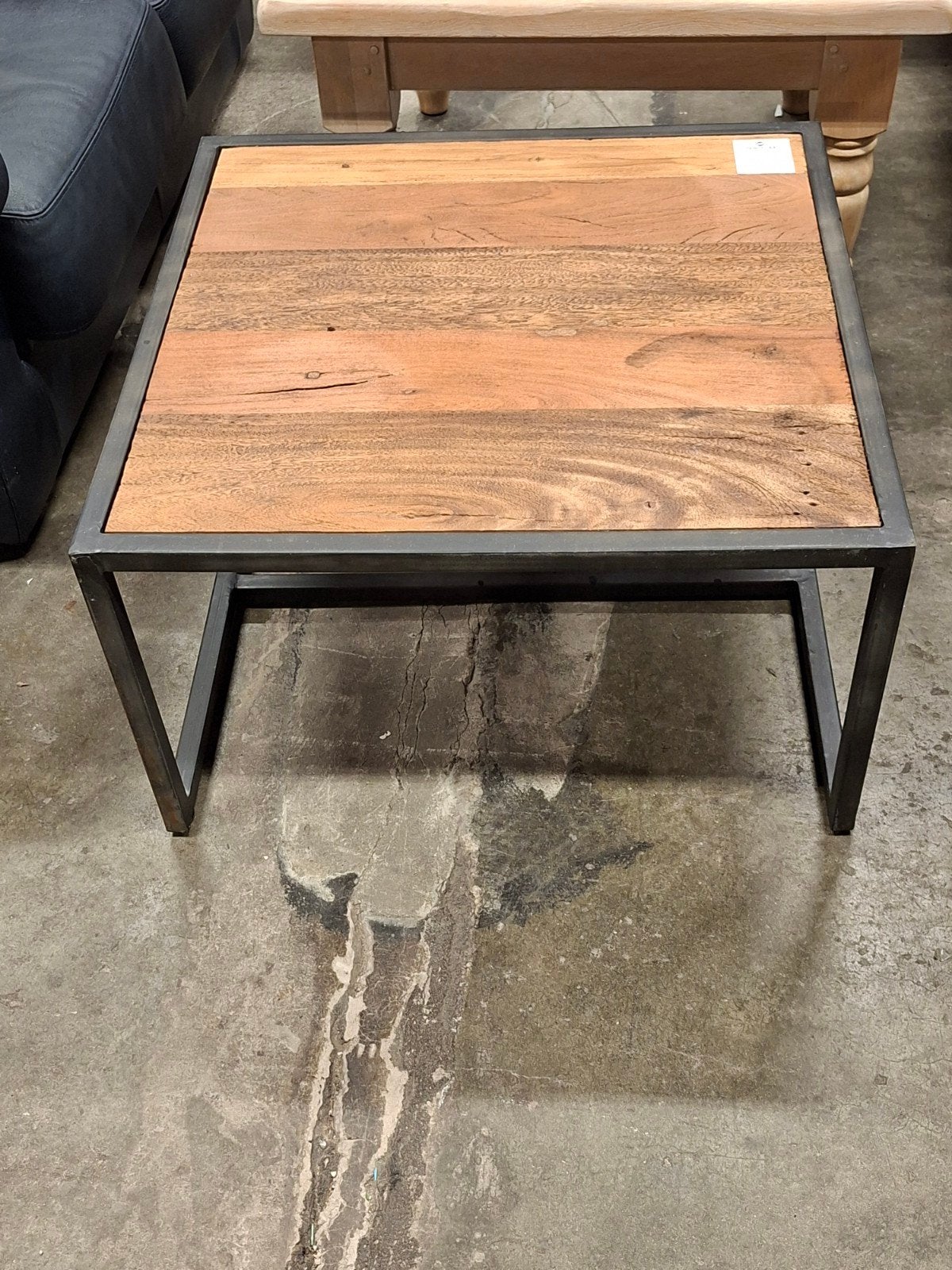 Robuuste salontafel van hout en metaal, Huis en Inrichting, Tafels | Sidetables, Gebruikt, 50 tot 100 cm, Industrieel, Landelijk
