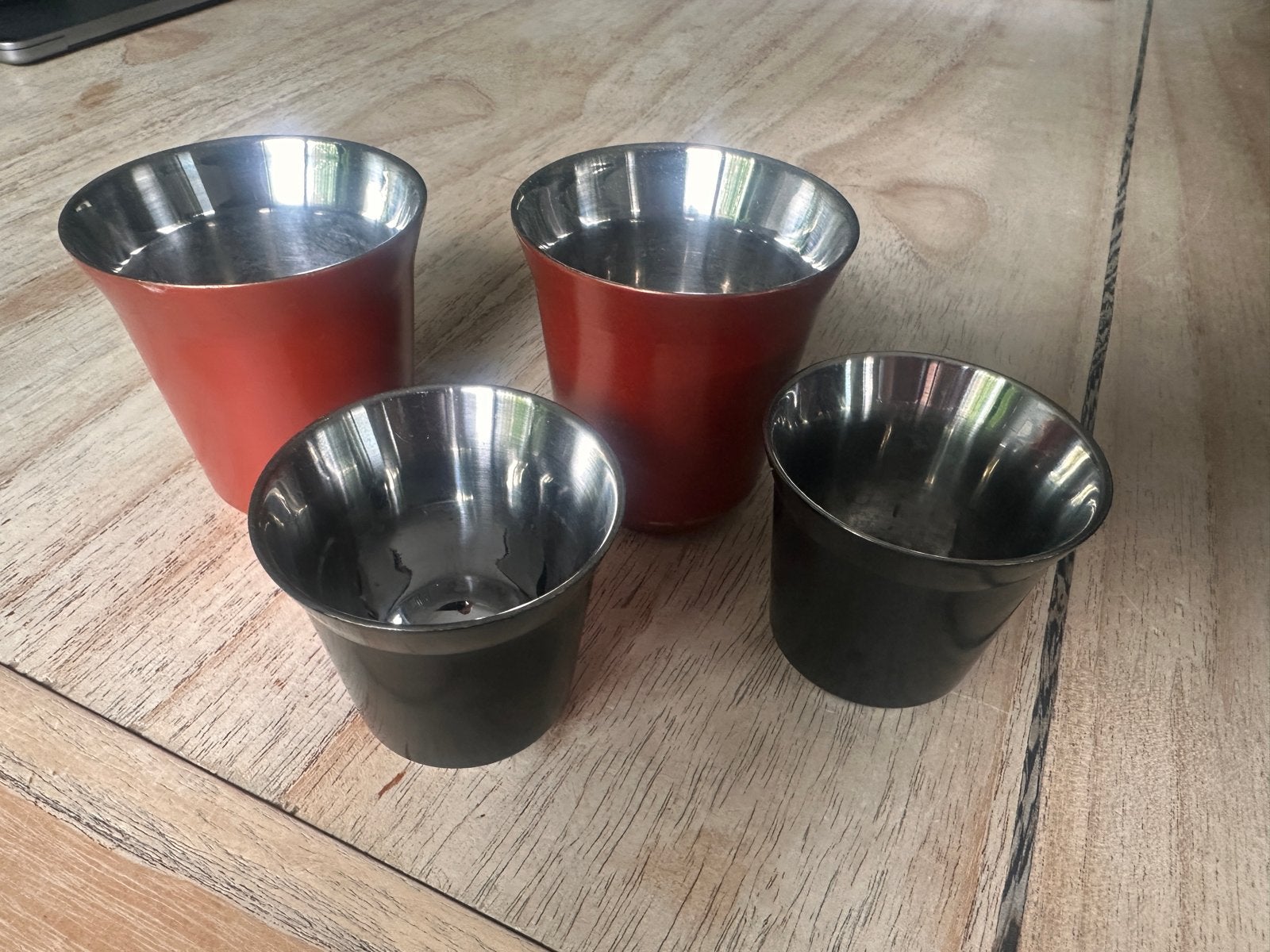 Nespresso kopjes metaal - 2x lungo, 2x espresso, Ophalen of Verzenden, Metaal, Meerkleurig, Overige merken