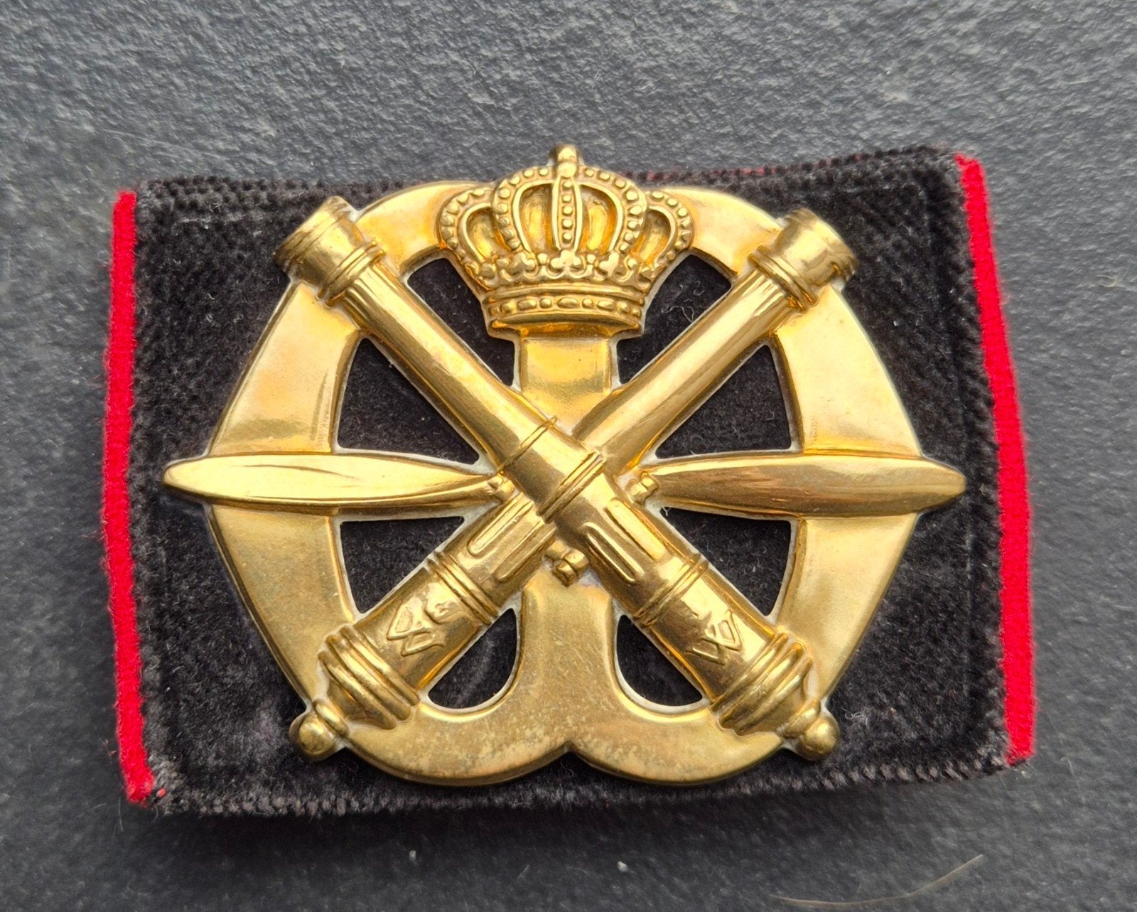 baretembleem Luchtdoelartillerie, Verzamelen, Verzenden, Landmacht, Nederland, Embleem of Badge
