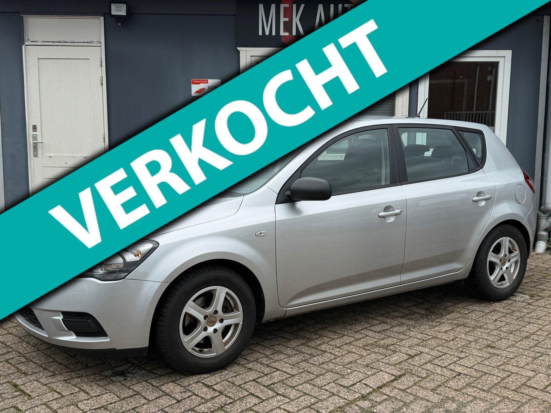 Kia Cee'd 1.4 CVVT X-tra|Airco|Parkeer sensor|Trekhaak|Nap|, Auto's, Stof, Gebruikt, Zwart, 4 cilinders