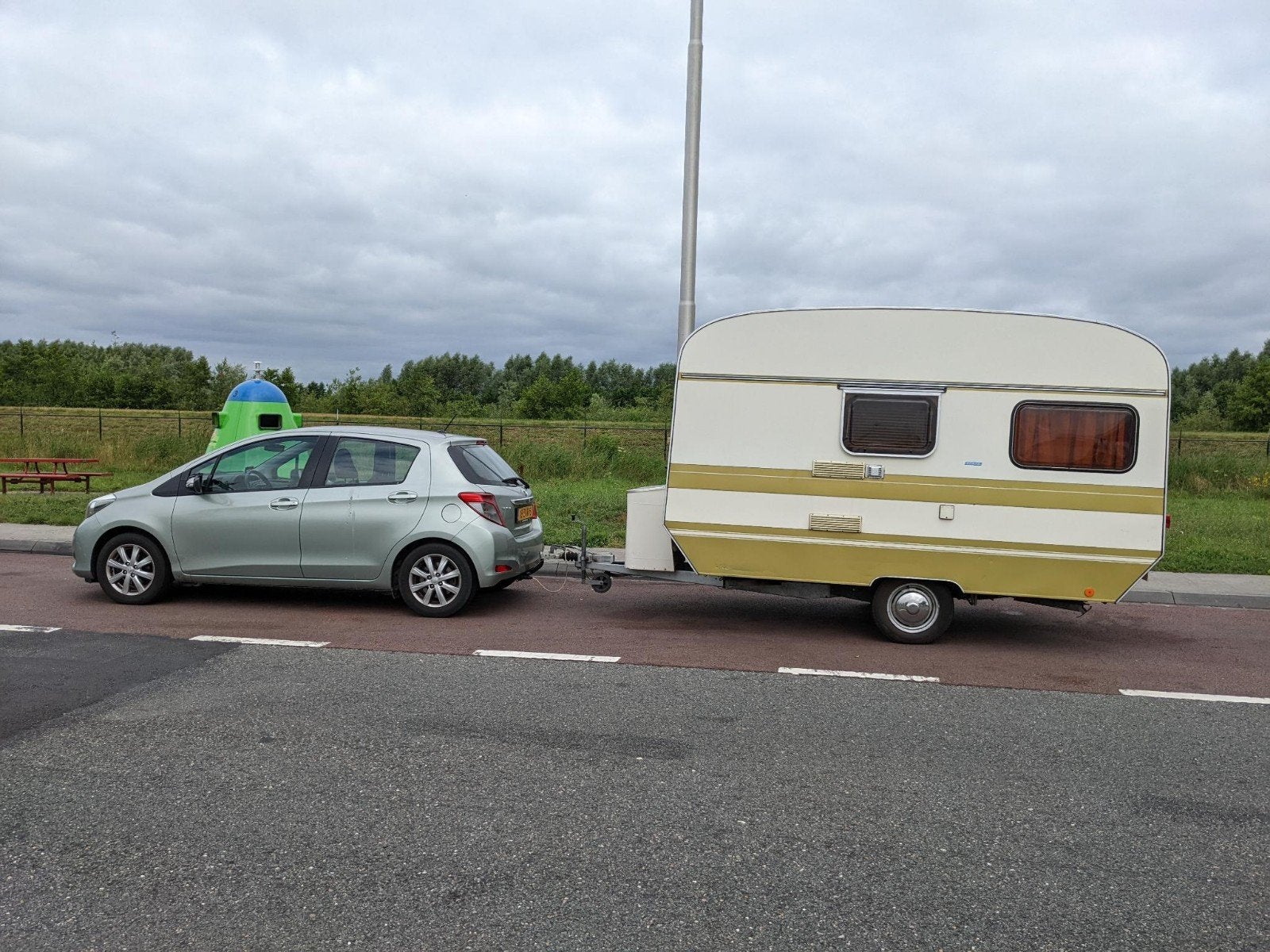 Knaus Eifelland 6301 caravan (1980) met voortent en luifel, Dwarsbed, Treinzit, Tot en met 3, Particulier