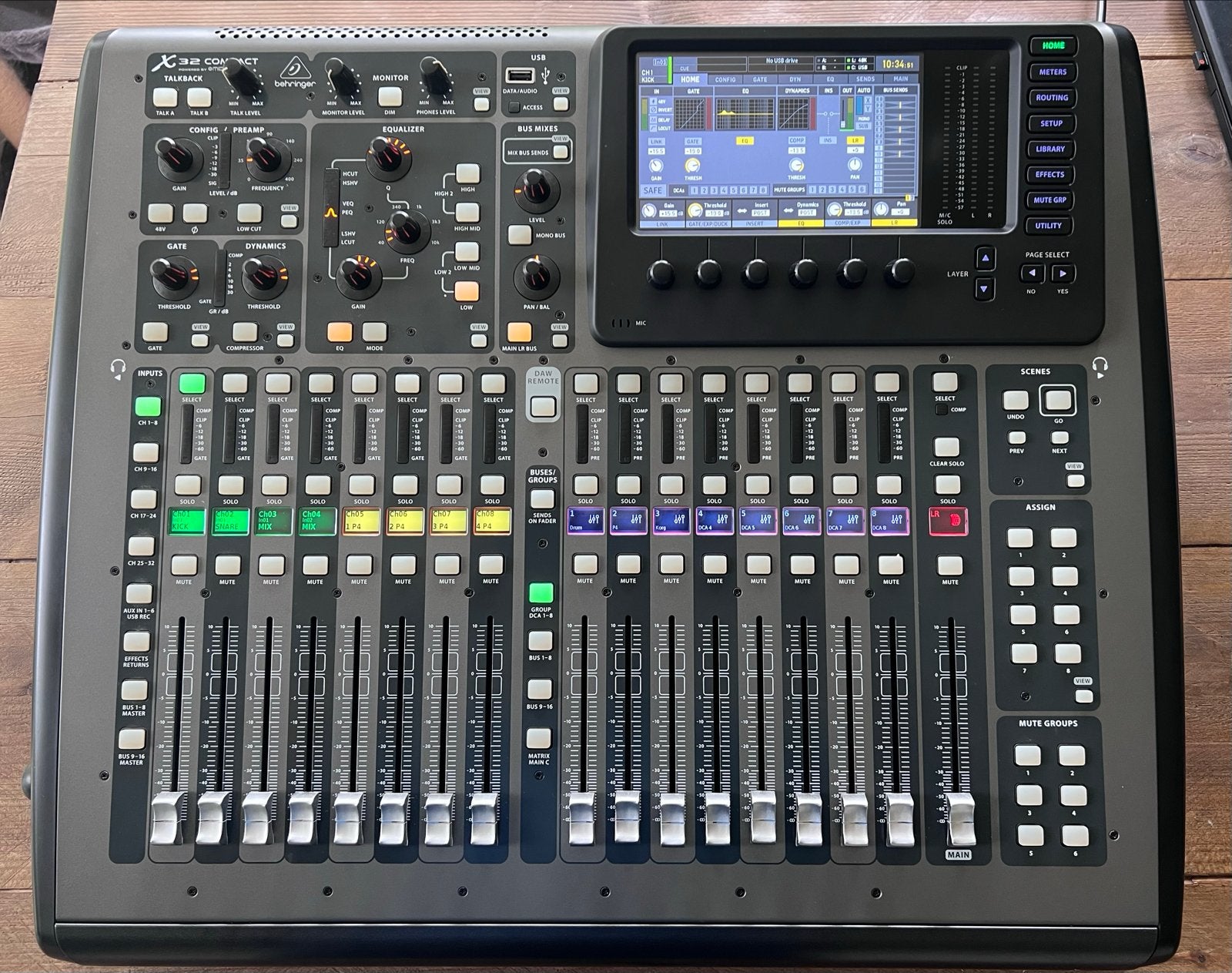 Behringer X32 Compact Digitale Mixer, Ophalen, Zo goed als nieuw, 20 kanalen of meer, Microfooningang