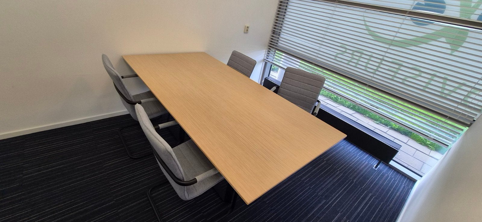 korte vergadertafel met 4 stoelen - Zo goed als nieuw, Ophalen, Gebruikt, Modern zakelijk, 200 cm of meer