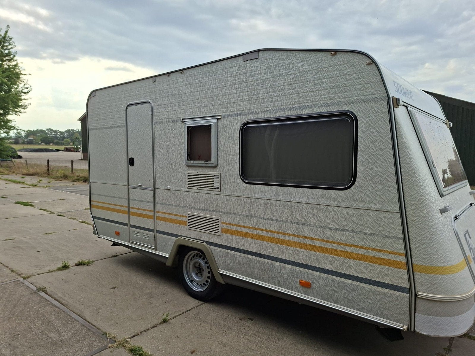 Knaus Südwind 395 TK van 1992, Caravans en Kamperen, Koelkast, Treinzit, Particulier, 5 tot 6 meter