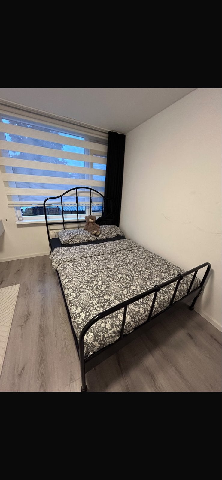 Zo goed als nieuw zwart metalen bedframe 140x200 cm, Ophalen, Zwart, Tweepersoons, 140 cm
