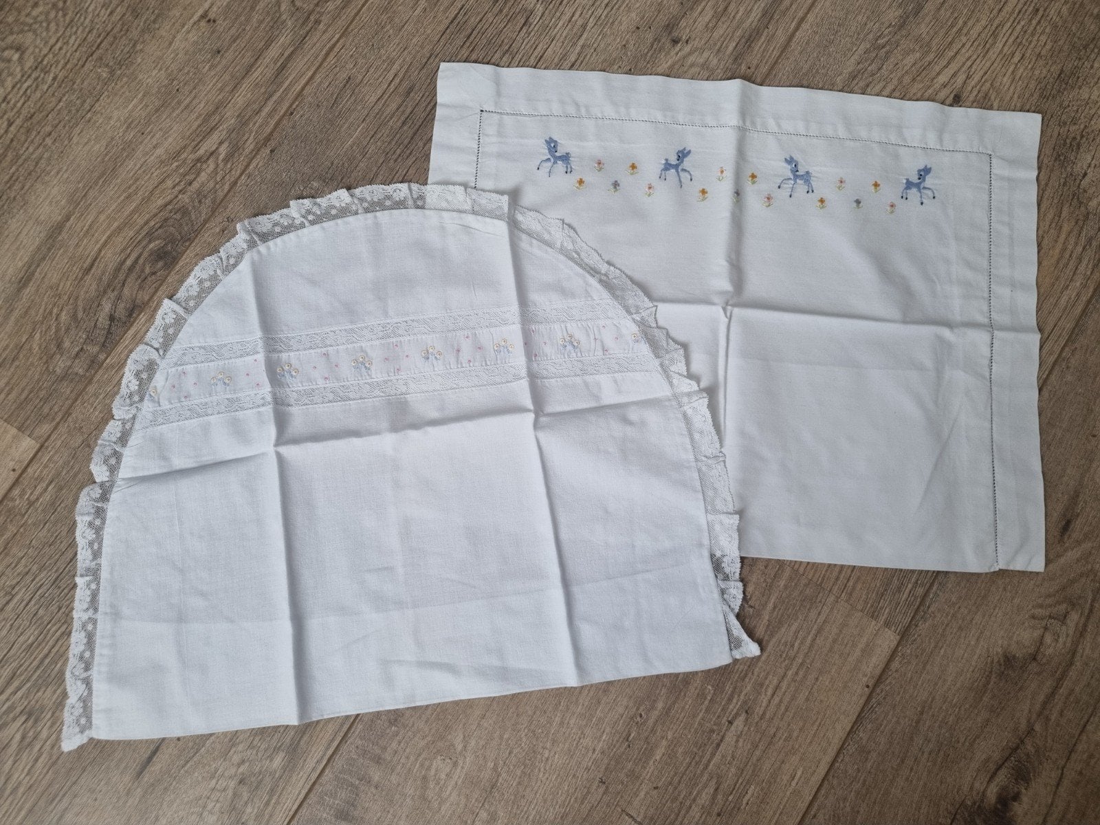 Twee schattige vintage baby sloopjes, Ophalen of Verzenden, Gebruikt, Wit, Jongetje of Meisje