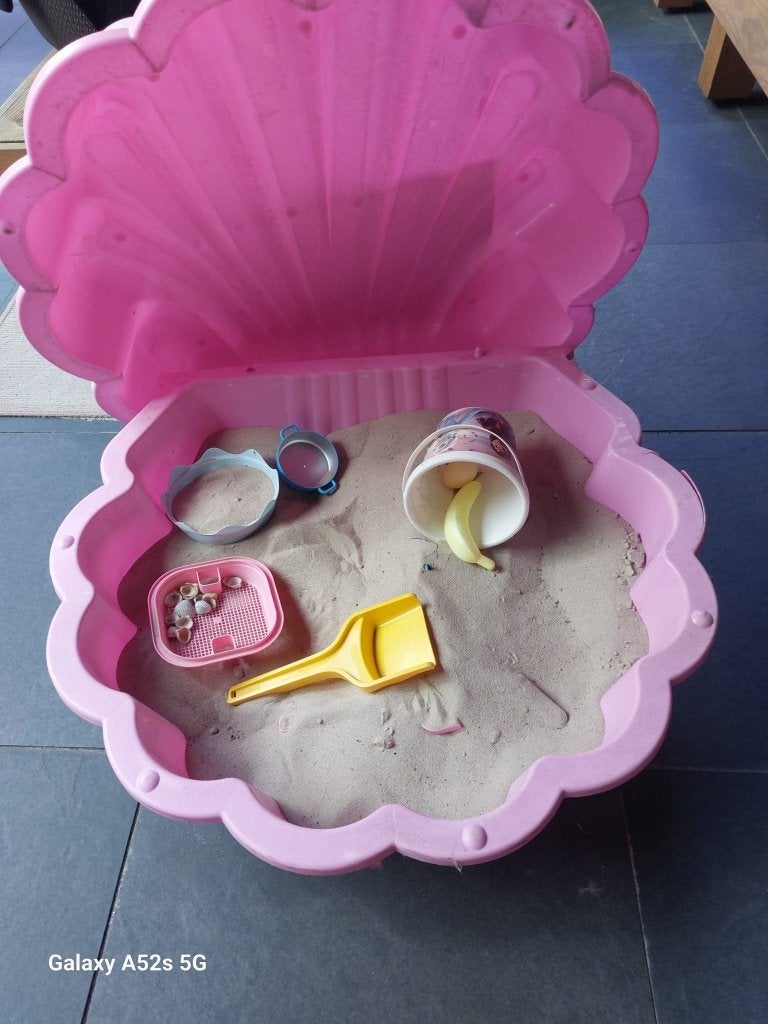 Zandbak roze, Ophalen, Gebruikt